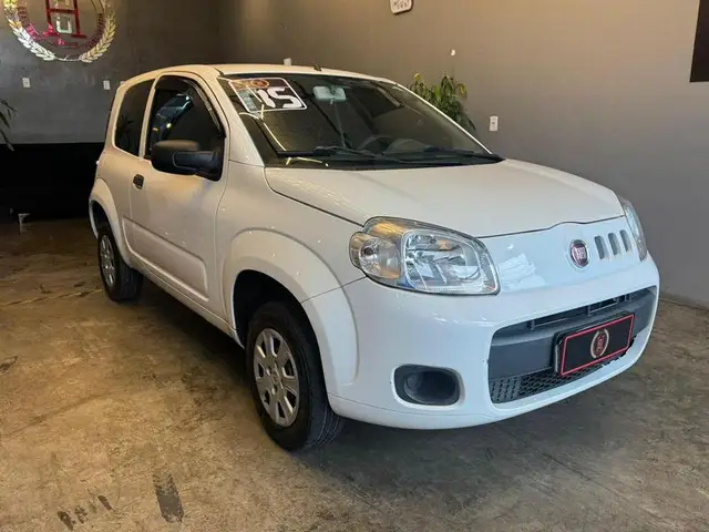 Carro Fiat Uno 2015 Attractive 1.0 8V (Flex) 4p