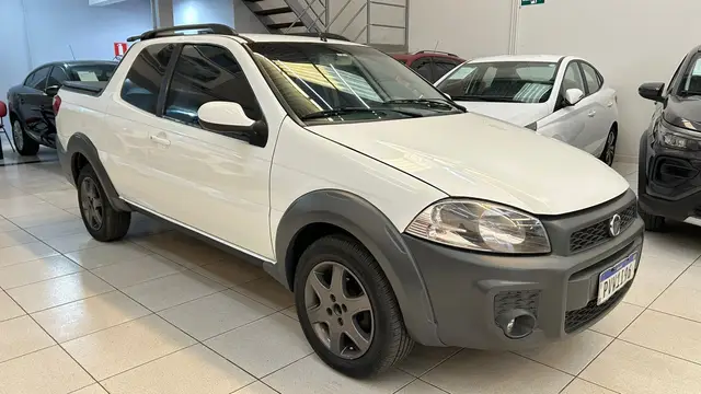 Carro Fiat Strada 2015 Working 1.4 (Flex) (Cabine Dupla)