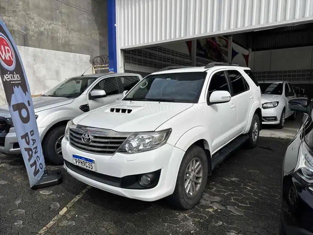 Carro Toyota SW4 2015 Hilux  3.0 TDI 4x4 SRV 7L