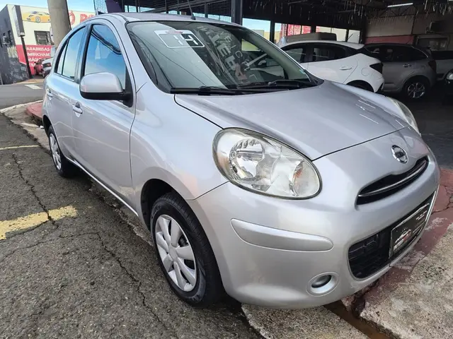 Carro Nissan March 2014 1.0 16V S (Flex)