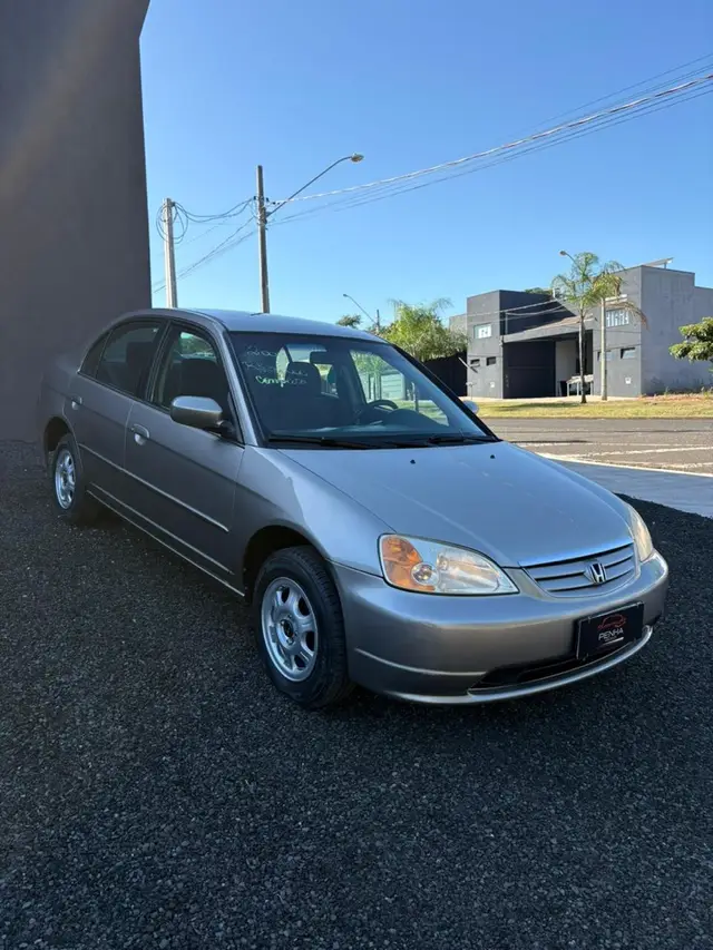 Carro Honda Civic 2003 Sedan LX 1.7 16V