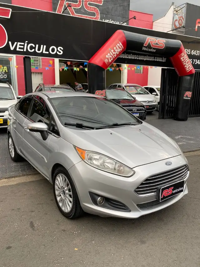 Carro Ford New Fiesta Sedan 2014 1.6 Titanium PowerShift (Flex)