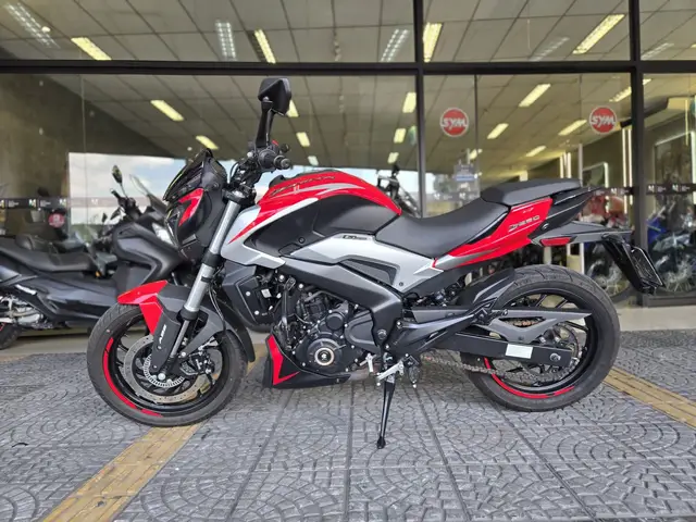 Carro Bajaj Dominar 250 2025 250