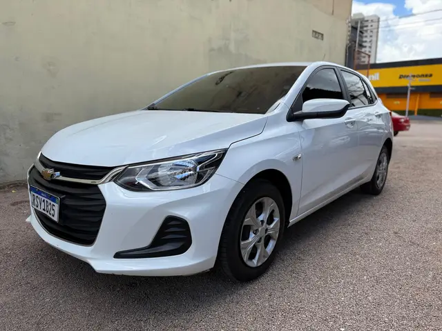 Carro Chevrolet Onix 2023 LT 1.0