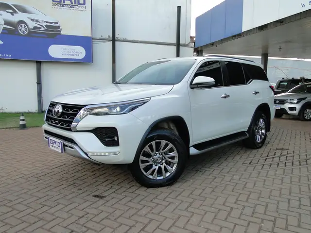 Carro Toyota SW4 2021 SRX 2.8 turbodiesel 7L 4x4 (Aut)