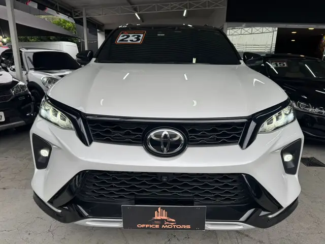 Carro Toyota SW4 2023 Diamond  2.8 turbodiesel 7L 4x4 (Aut)