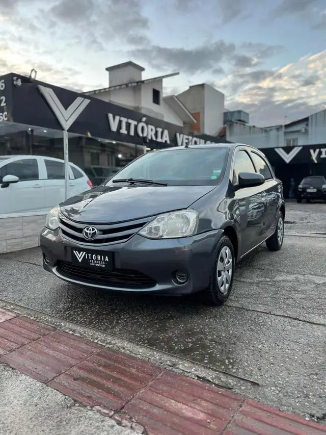 Carro Toyota Etios 2015 X 1.3 (Flex)