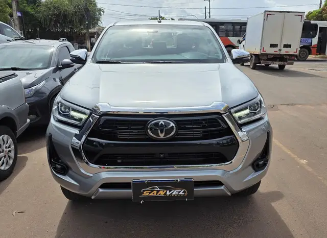 Carro Toyota Hilux Cabine Dupla 2023 SRX 4x4 2.8 Diesel