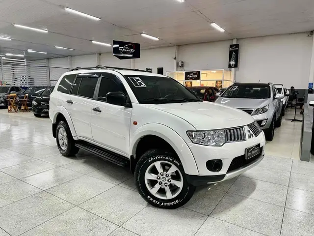 Carro Mitsubishi Pajero Dakar 2013 3.2 4WD (Aut)