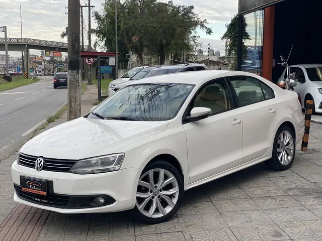 Carro Volkswagen Jetta 2013 2.0 Comfortline Tiptronic (Flex)