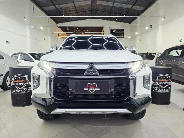 Carro Mitsubishi L200 Triton 2024 Sport HPE-S 2.4