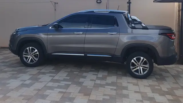 Carro Fiat Toro 2020 Volcano 2.4 AT9 4x2 (Flex)