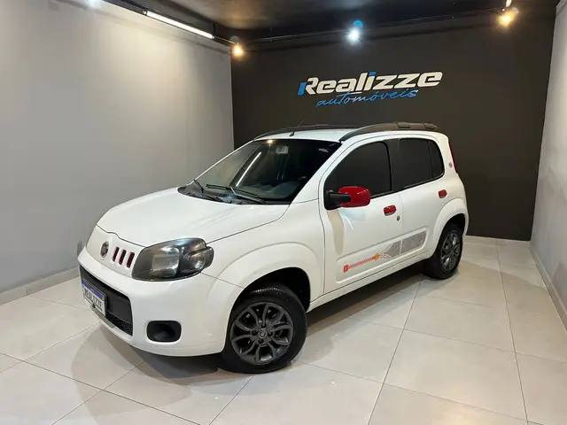 Carro Fiat Uno 2014 Vivace College 1.0 8V (Flex) 4p