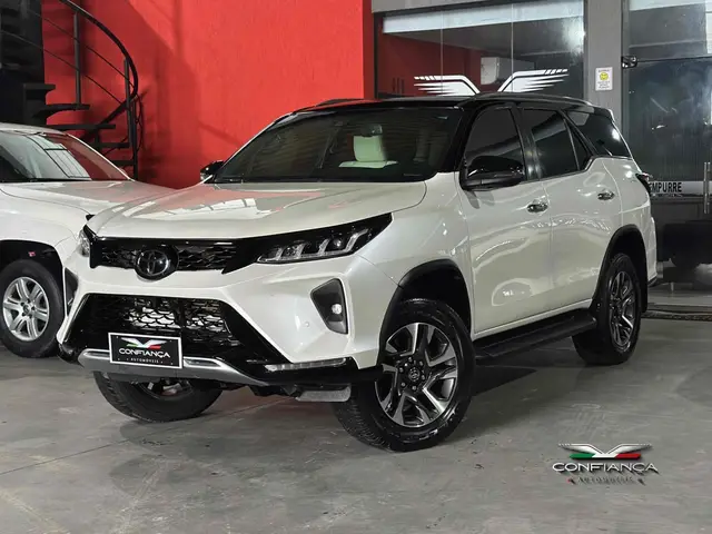 Carro Toyota SW4 2022 Diamond  2.8 turbodiesel 7L 4x4 (Aut)