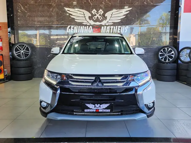 Carro Mitsubishi Outlander 2016 2.2 DI-D 4WD (Aut)