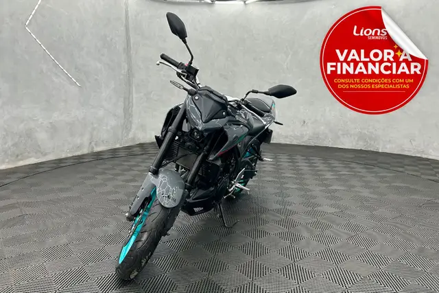 Carro Yamaha MT-03 2024 ABS