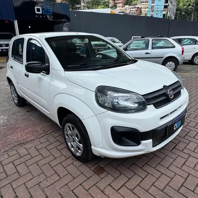 Carro Fiat Uno 2019 Attractive 1.0 8V (Flex) 4p