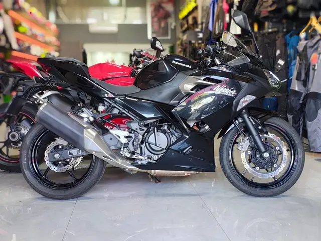 Carro Kawasaki Ninja 2020 400