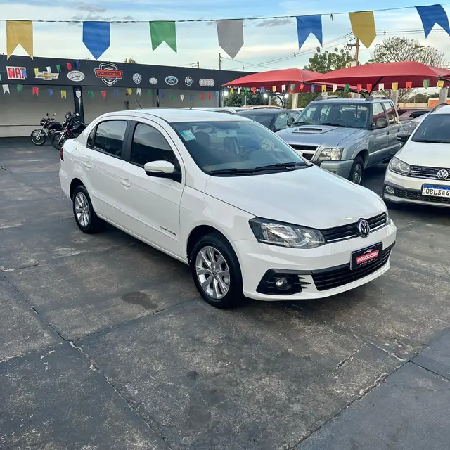 Carro Volkswagen Voyage 2018 1.6 MSI Comfortline (Flex)
