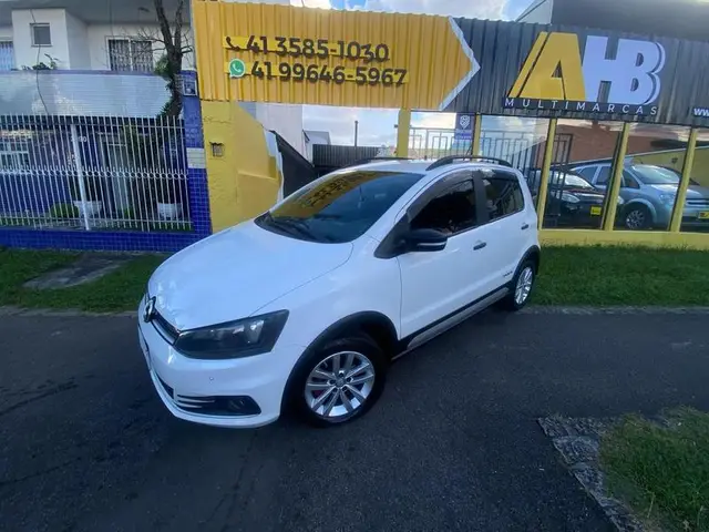 Carro Volkswagen Fox 2017 1.0 MPI BlueMotion (Flex)