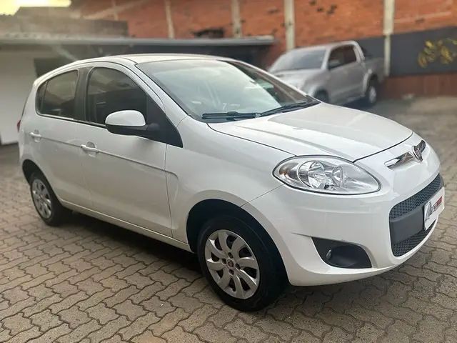 Carro Fiat Palio 2014 Attractive 1.0 8V (Flex)