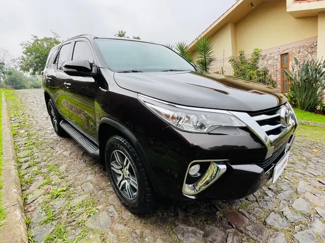 Carro Toyota SW4 2017 2.7 SR 5L 4x2 (Aut) (Flex)