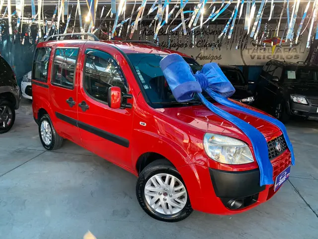 Carro Fiat Doblò 2016 Essence 1.8 5L (Flex)