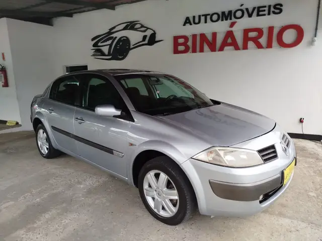 Carro Renault Megane Sedan 2008 Mégane Sedan Dynamique 2.0 16V