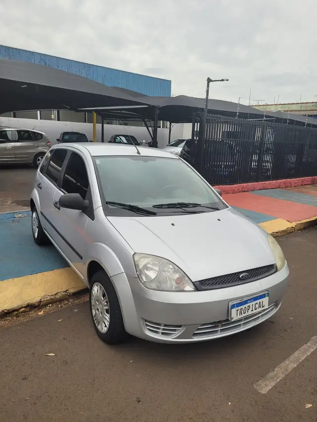 Carro Ford Fiesta Hatch 2004 Street Action 1.0 8V