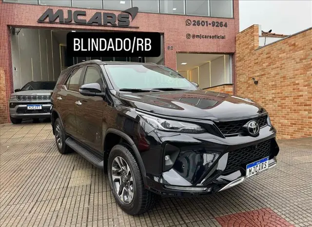 Carro Toyota SW4 2025 SRX Platinum 2.8 Turbodiesel 4x4 (Aut.) (7 Lugares)