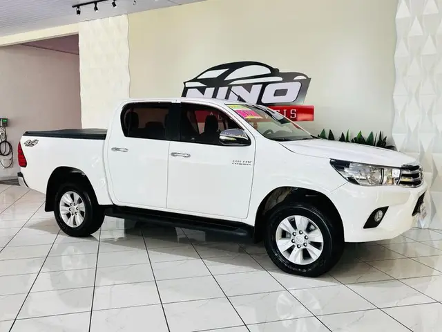 Carro Toyota Hilux Cabine Dupla 2017 Hilux 2.7 SR CD 4x2 (Flex) (Aut)