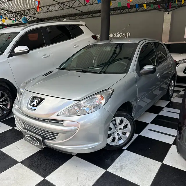 Carro Peugeot 207 2014 Hatch Active 1.4 (Flex)