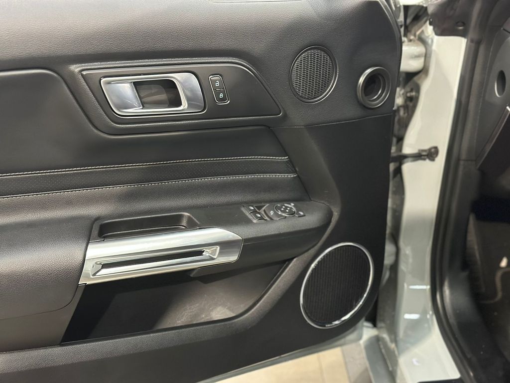 Mustang Mach 1 V8 5.0 (Aut)