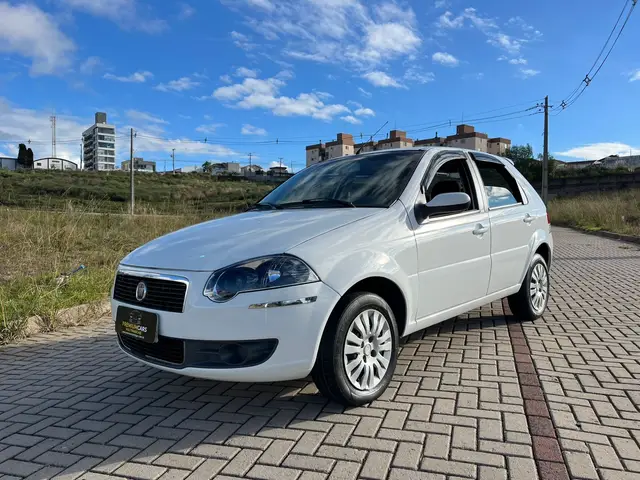 Carro Fiat Palio 2011 Attractive 1.4 8V (Flex)