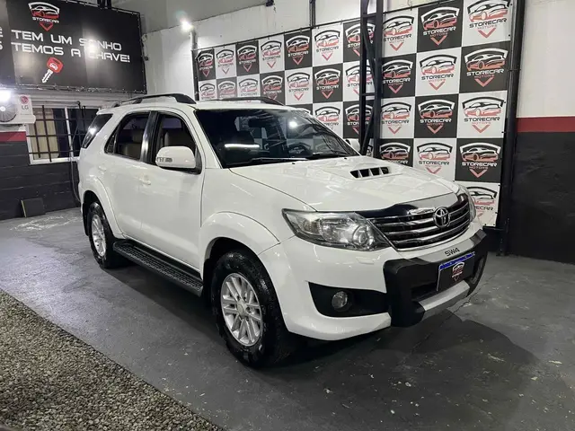 Carro Toyota Hilux SW4 2014 3.0 TDI 4x4 SRV 5L