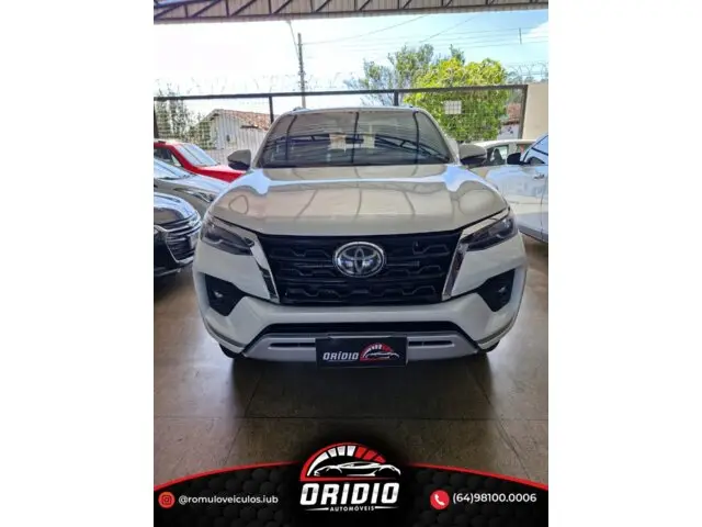 Carro Toyota Hilux Cabine Simples 2021 2.8 TDI CS 4x4