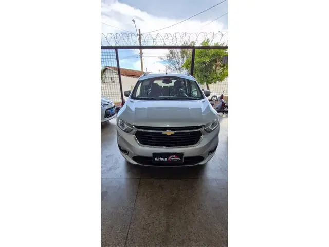 Carro Chevrolet Spin 2023 Premier 1.8 (Aut.)