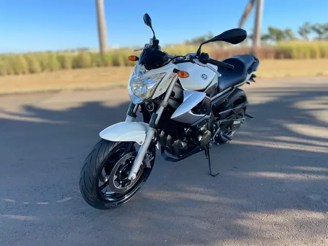 Carro Yamaha XJ6 N 2010 XJ6 N 600
