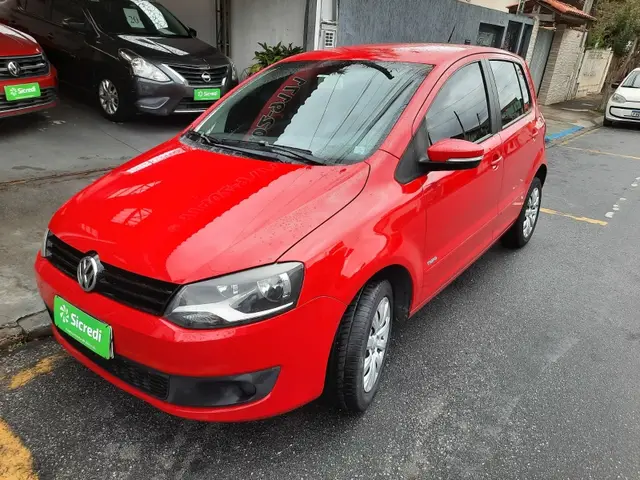 Carro Volkswagen Fox 2014 1.0 TEC (Flex) 4p