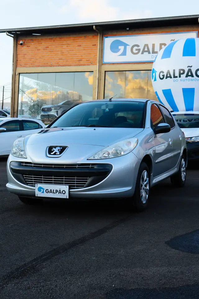 Carro Peugeot 207 2011 XR 1.4 (10 ANOS BRASIL)(Flex) 2p