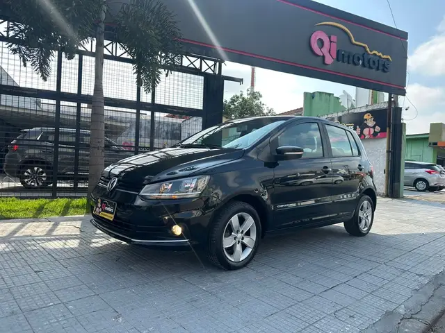 Carro Volkswagen Fox 2017 1.0 MPI Comfortline (Flex)