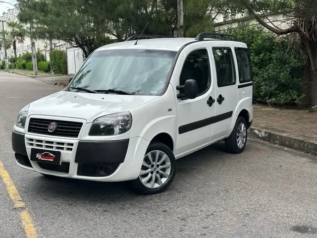 Carro Fiat Doblò 2021 Essence 1.8 16V (Flex)