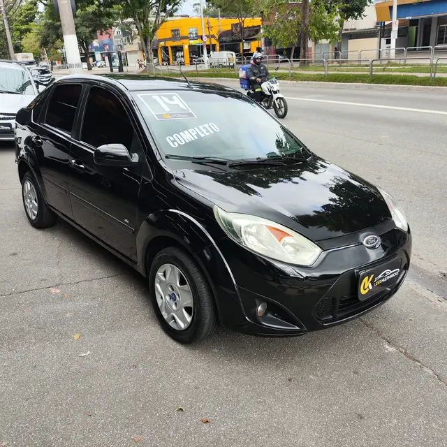 Carro Ford Fiesta Sedan 2014 SE 1.6 Rocam (Flex)
