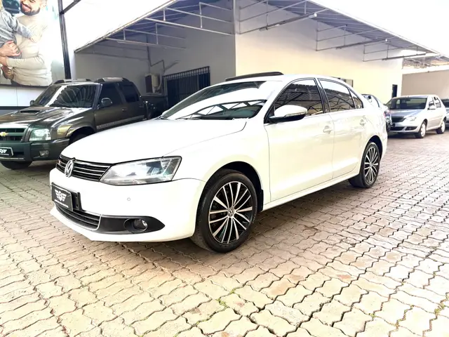 Carro Volkswagen Jetta 2014 2.0 TSI Highline DSG