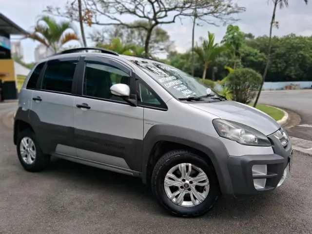 Carro Fiat Idea 2014 Adventure 1.8 16V E.TorQ (Flex)