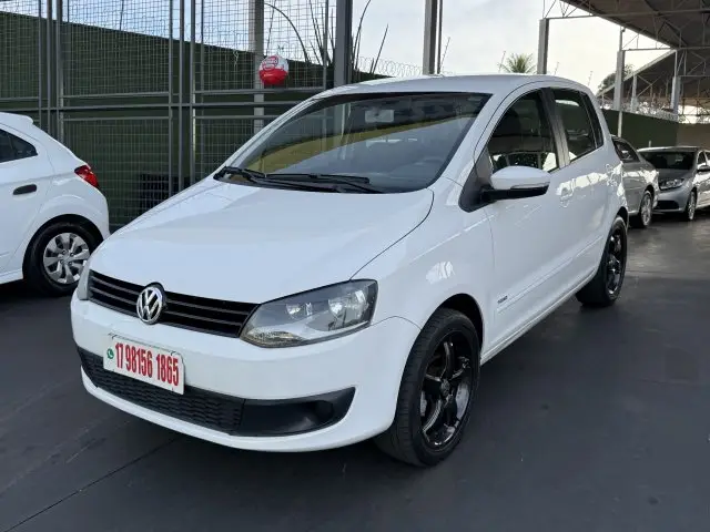 Carro Volkswagen Fox 2014 1.6 VHT (Flex)