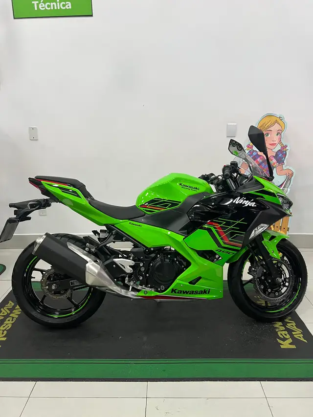 Carro Kawasaki Ninja 2024 400