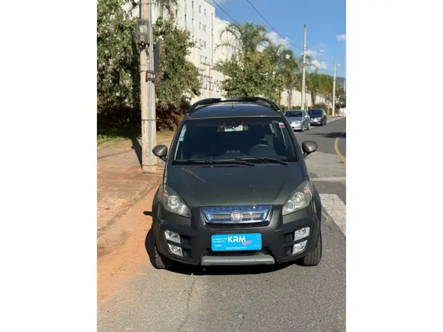 Carro Fiat Idea 2013 Adventure 1.8 16V Dualogic (Flex)