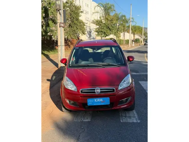 Carro Fiat Idea 2014 Attractive 1.4 8V (Flex)