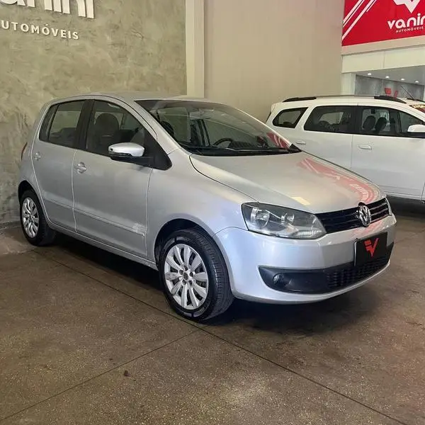 Carro Volkswagen Fox 2013 1.0 TEC (Flex) 4p